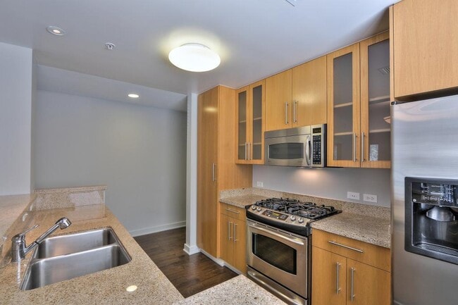 Building Photo - Beautiful 2 bed/2 bath Condo at The Globe ...