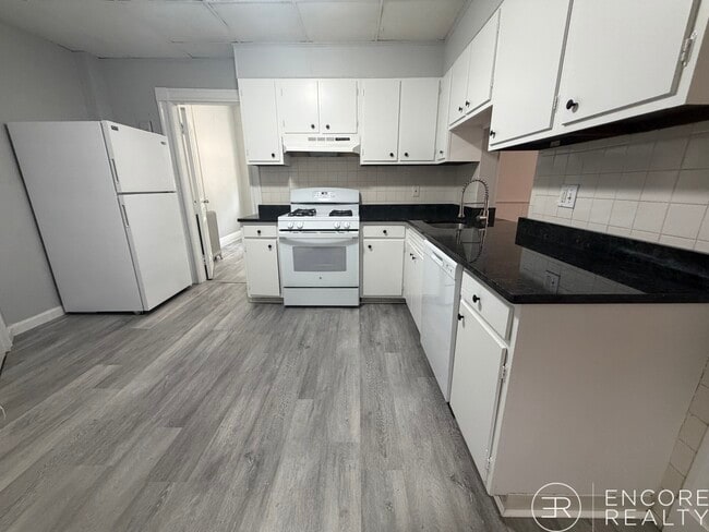 Building Photo - 11 Park St