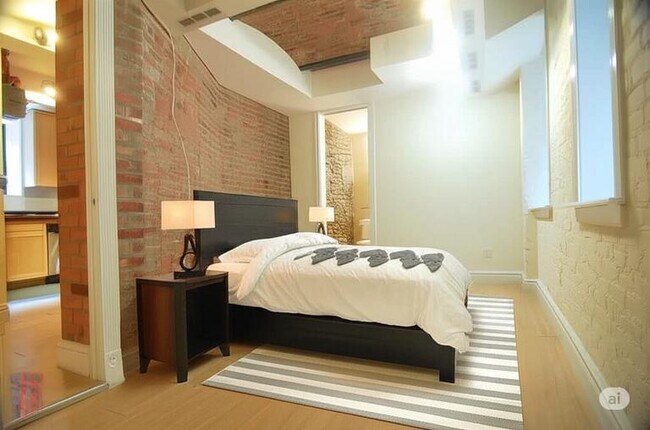Foto del edificio - 340 E 18th St