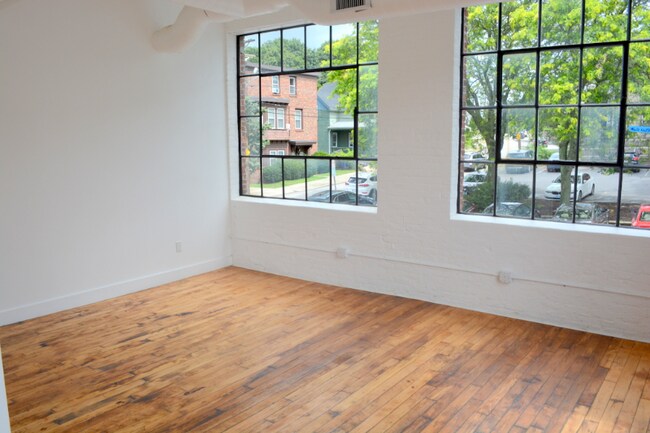 Building Photo - 318 Lafayette St