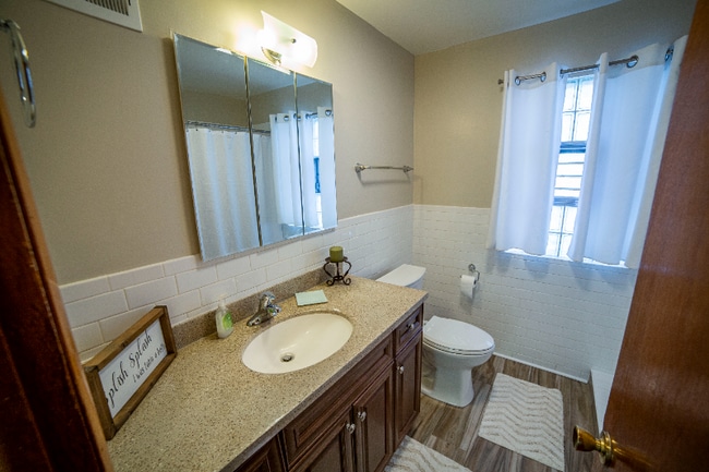 Building Photo - 2336 W 122nd St