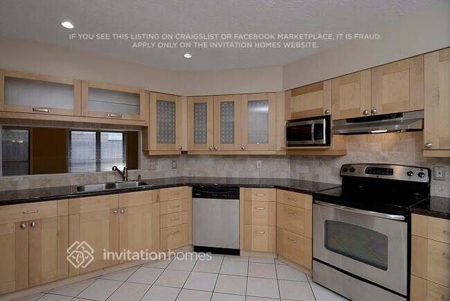 Building Photo - 17111 Coachmaker Dr
