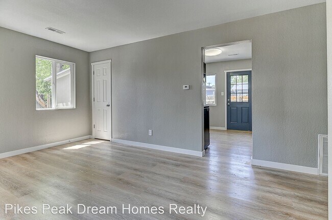 Building Photo - 2 br, 1 bath House - 1106 East Columbia St...