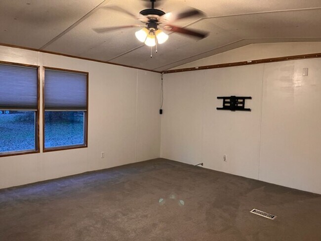 Building Photo - 2 Bedroom 2 Bath Home in Wakulla County