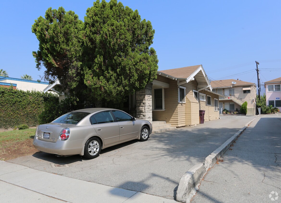 Primary Photo - 357 W Broadway