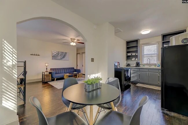 Foto del edificio - 3226 Lakewood Ave