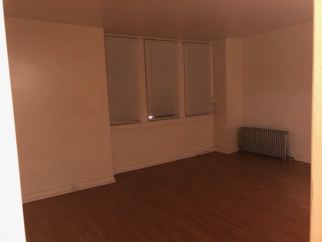 Master BR - 1307 Hamilton St