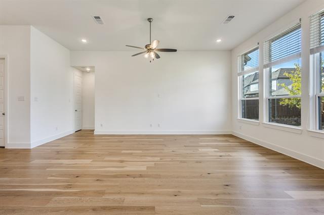 Building Photo - 1704 Hydrangea Ln