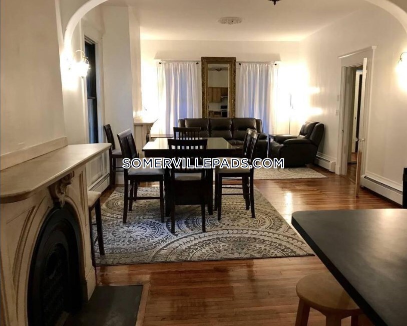 Primary Photo - 23 Monmouth St