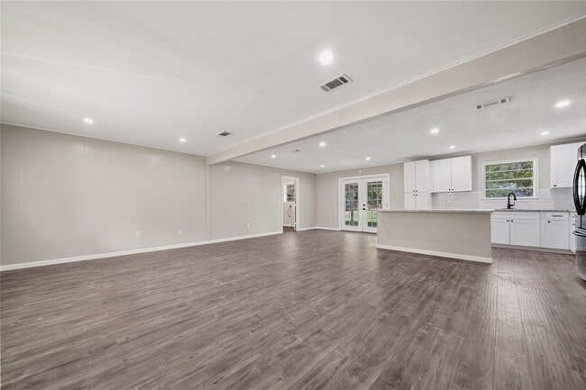 Building Photo - BEAUTIFUL COMPLETLEY REMODELED 3 BEDROOM 2 BATH IN HULL, TEXAS.  ALL UPGRADED FININSHES IN THE HO...