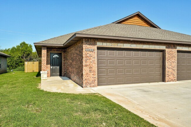 Foto del edificio - Charming Duplex in El Reno!