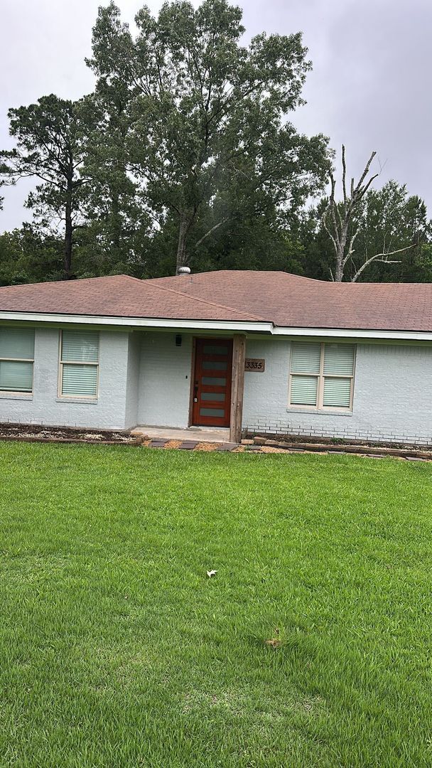 Building Photo - 13335 Davida Dr