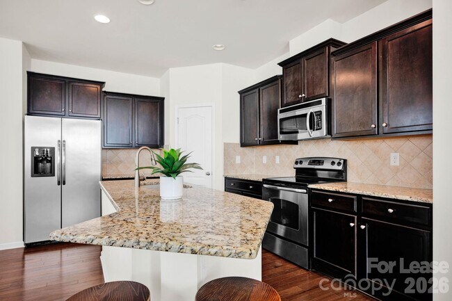 Foto del edificio - 18448 W Catawba Ave