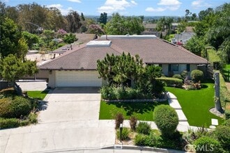 Building Photo - 1800 Yermo Pl