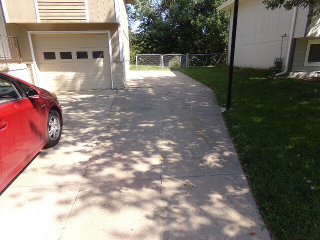 Foto del edificio - Very Nice 3BR Split Foyer off 1st and Corn...