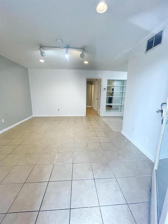 2118 Oakdale St Unit 5, Houston, TX 77004 Room for Rent in Houston