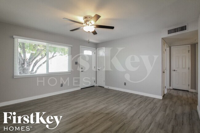Foto del edificio - 15034 N 38th St
