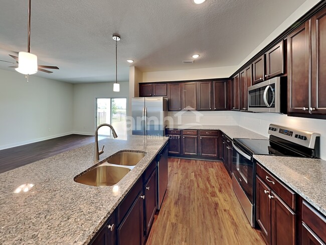Building Photo - 314 Banyan Frst Dr