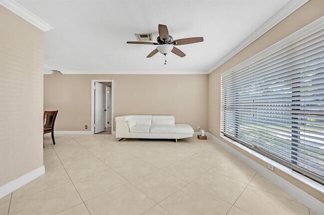 Foto del edificio - 1171 Gloucester Ct