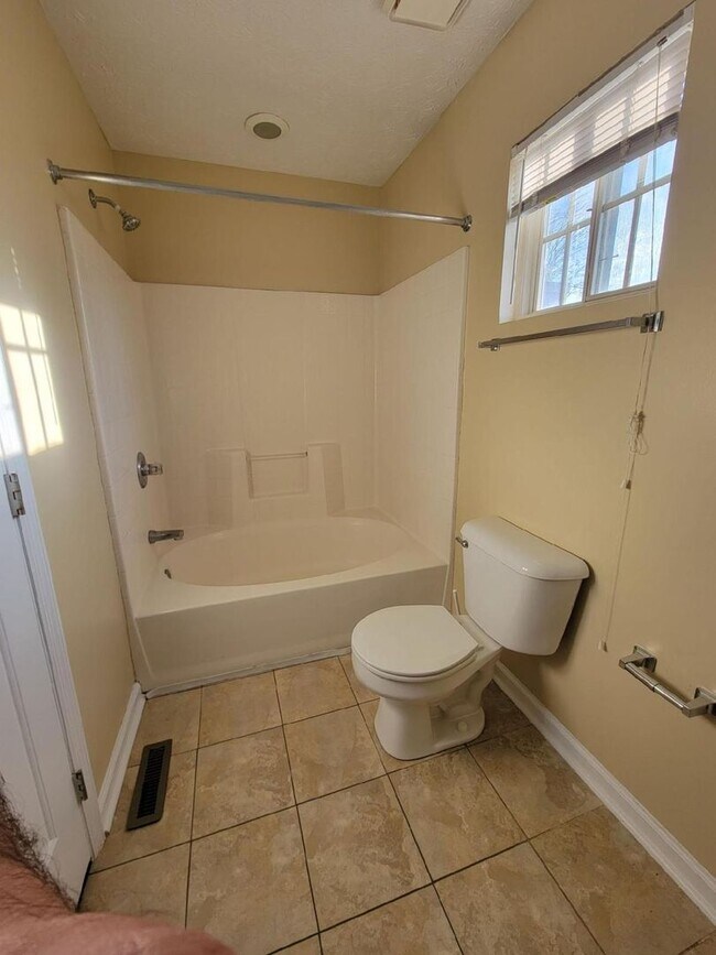 Foto del edificio - Elevate Your Lifestyle with this Beautiful 3 Bedroom, 2 bath Home