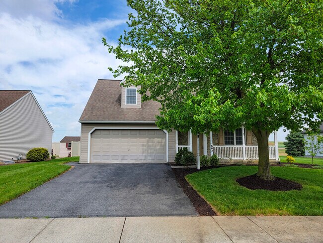 Building Photo - 563 W Conestoga St