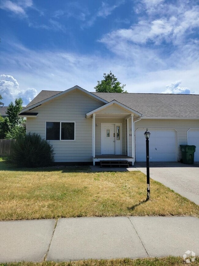 Building Photo - 3606 Golden Valley Dr