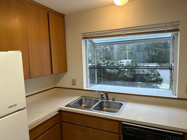 Foto del edificio - Crestview - 3 units
