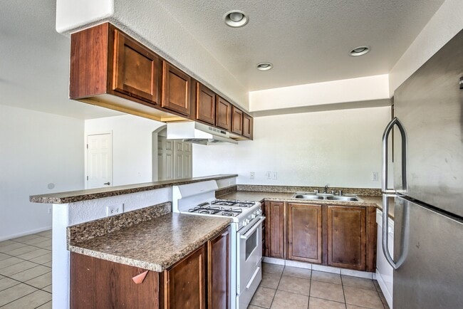 Foto del edificio - 3131 N Walnut Rd