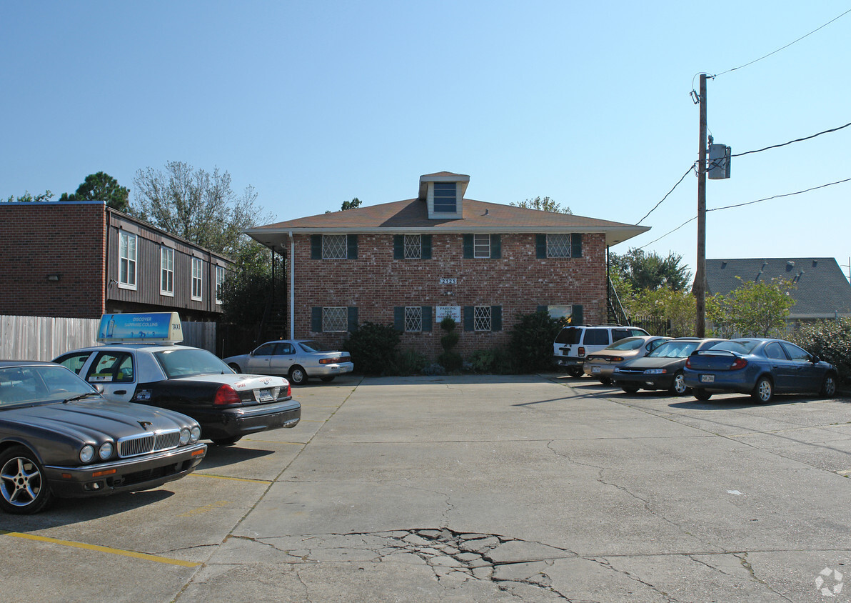 Primary Photo - 2121 Cleary Ave