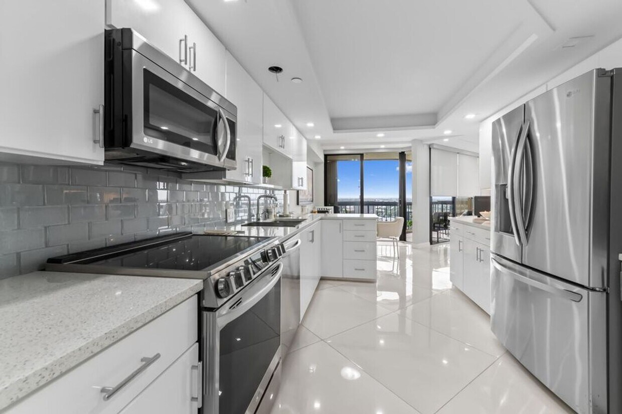 Photo - 1900 Consulate Place 2104, West Palm Beach, FL 33401