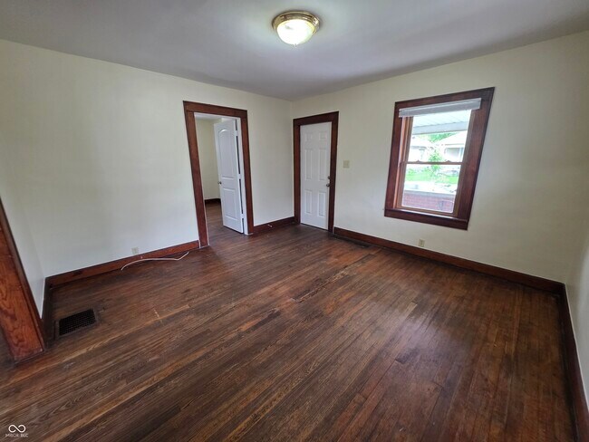 Foto del edificio - 1534 Dawson St