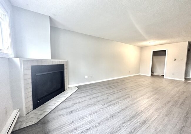 Photo du bâtiment - 2 Bedroom Apartment for Rent in Masonville...