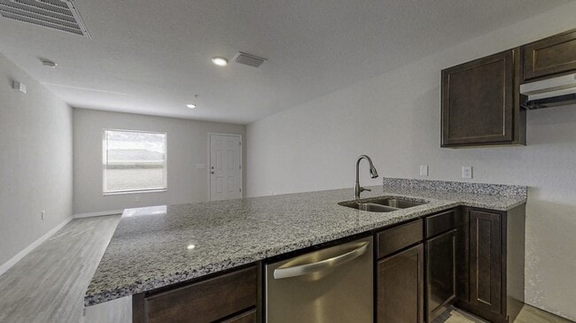 Building Photo - Move In Ready! 1BED/1BATH VILLA