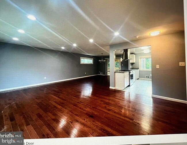 Foto del edificio - 12 Alexandria Dr