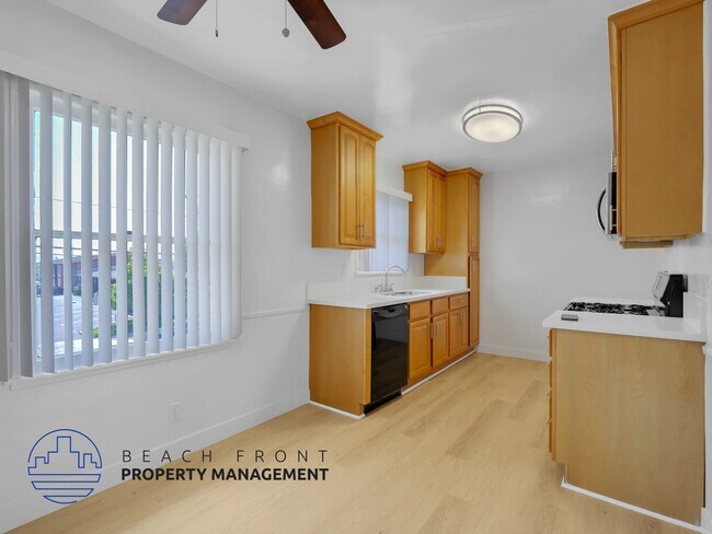 Building Photo - 7933 Alverstone Ave.