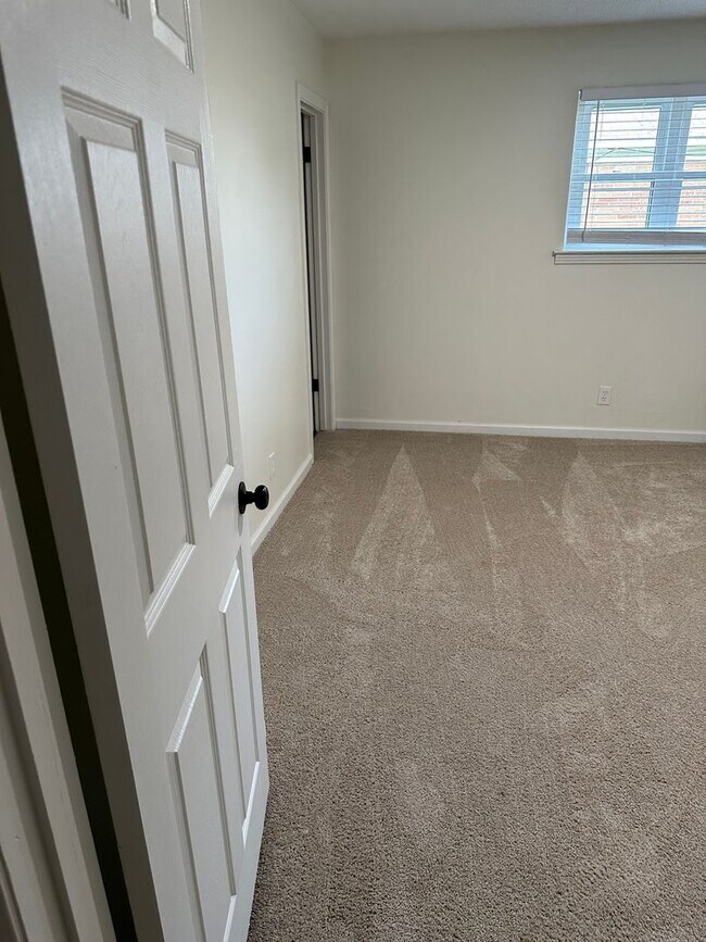 Foto del edificio - Charming 2BR Duplex in Memphis