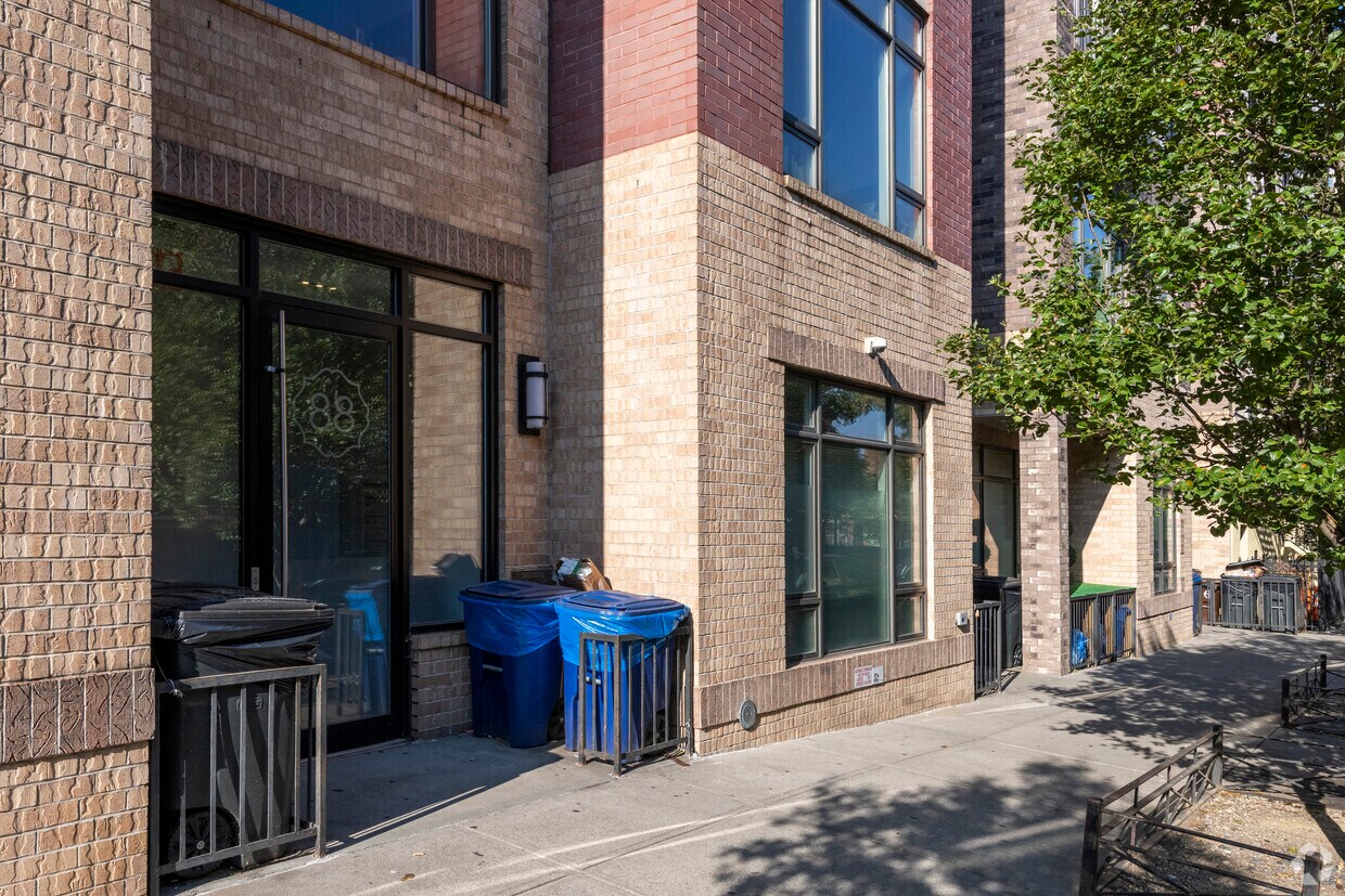 Building Photo - 88 S 1st St