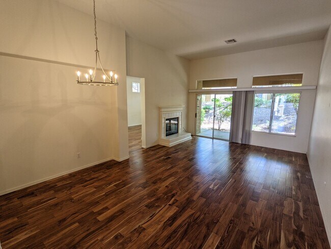 Foto del edificio - 9361 Fresh Spring Dr