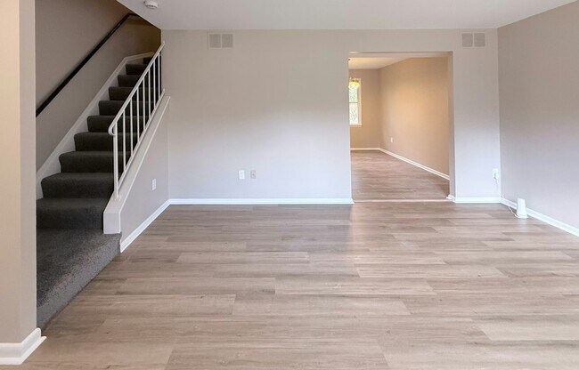 Foto del edificio - 9242 Woodcreek Ct