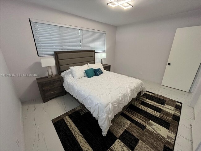 Building Photo - 39 SE 7th St