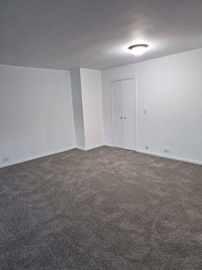 Foto del edificio - 5000 Civic Center Dr