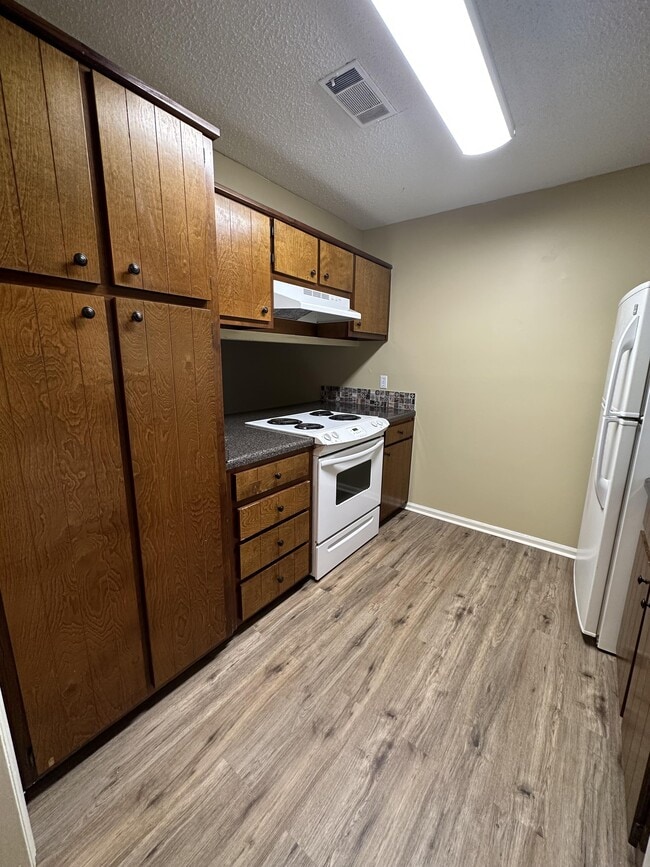 Building Photo - 108 Vivien Way
