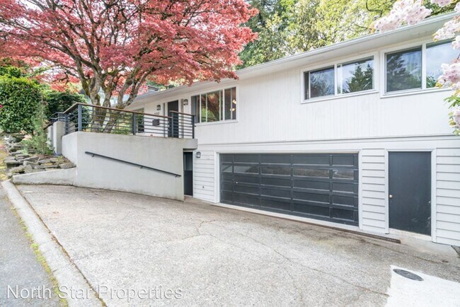 Building Photo - 4 br, 3 bath House - 2727 SW Patton Ct.