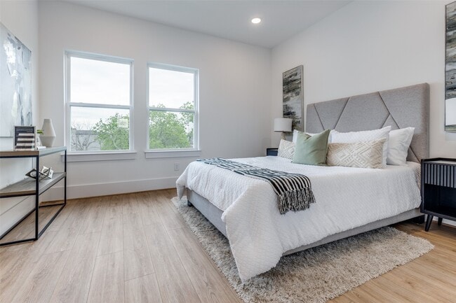 Building Photo - 3415 Yellowstone Blvd