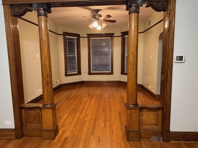 Living Rm - 3248 W Evergreen Ave
