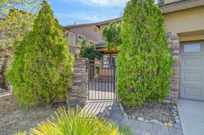 Foto del edificio - 11013 Mount Royal Ave