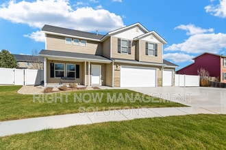 Building Photo - 1860 E Adelaide Dr