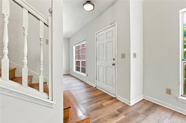 Building Photo - 10870 Willow Meadow Cir