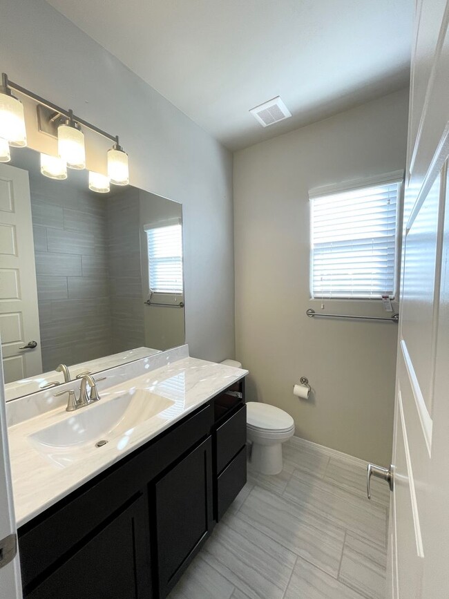 Building Photo - Gorgeous 4bd newer construction in Los Lunas!