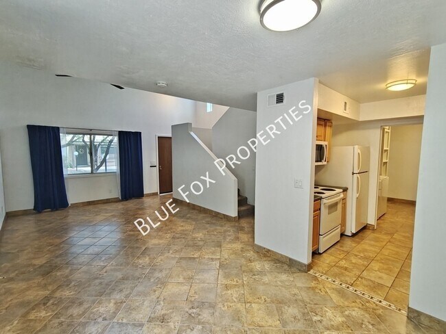 Foto del edificio - 880 E Peppergrass Ln